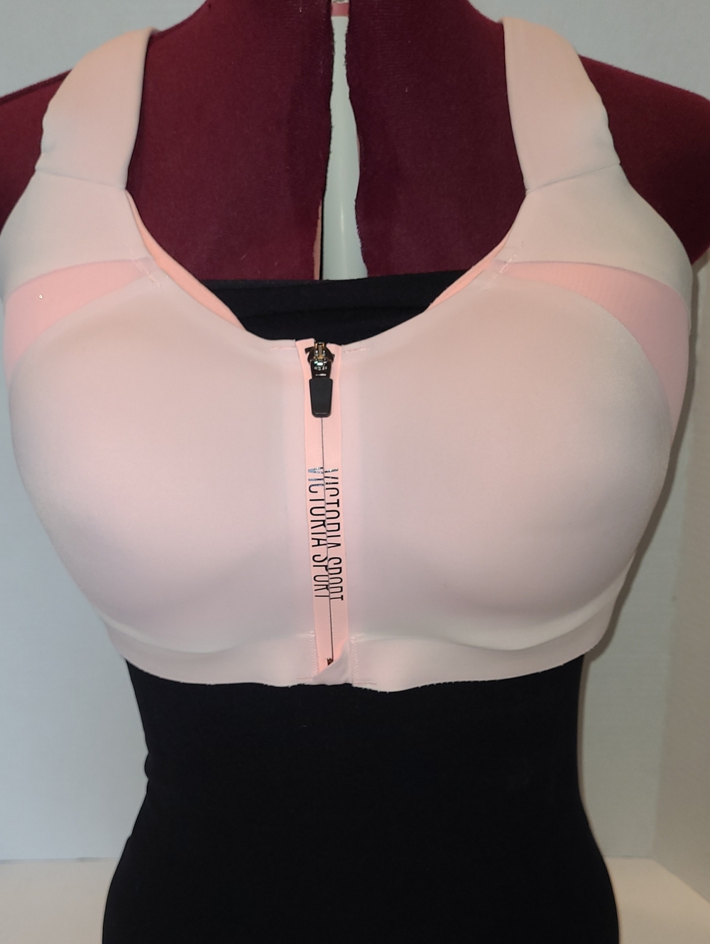 Victoria's Secret Light Pink Front-Zip Sports Bra 38DDD